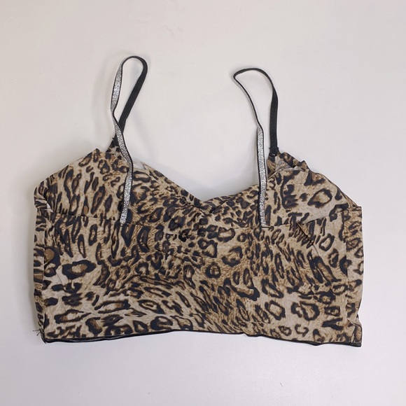 SHEIN Women's Leopard Crop Top - Picture 3 of 8